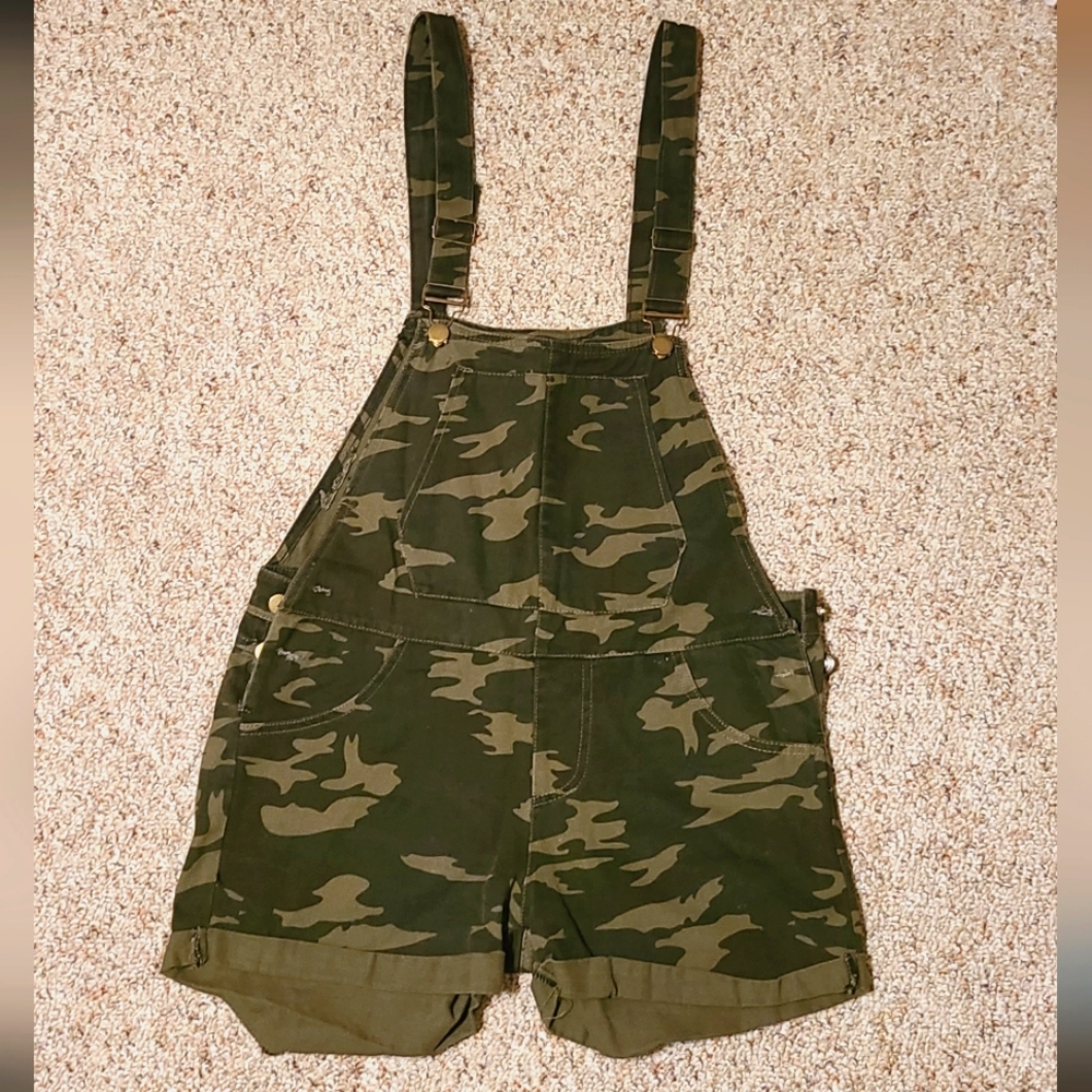 Camouflage Patterned Overall Junpsuit - image 1